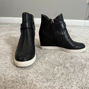 Linea Paolo Booties 8.5 Black Freshton Wedge Ankle Boots Shoes Zip Leather